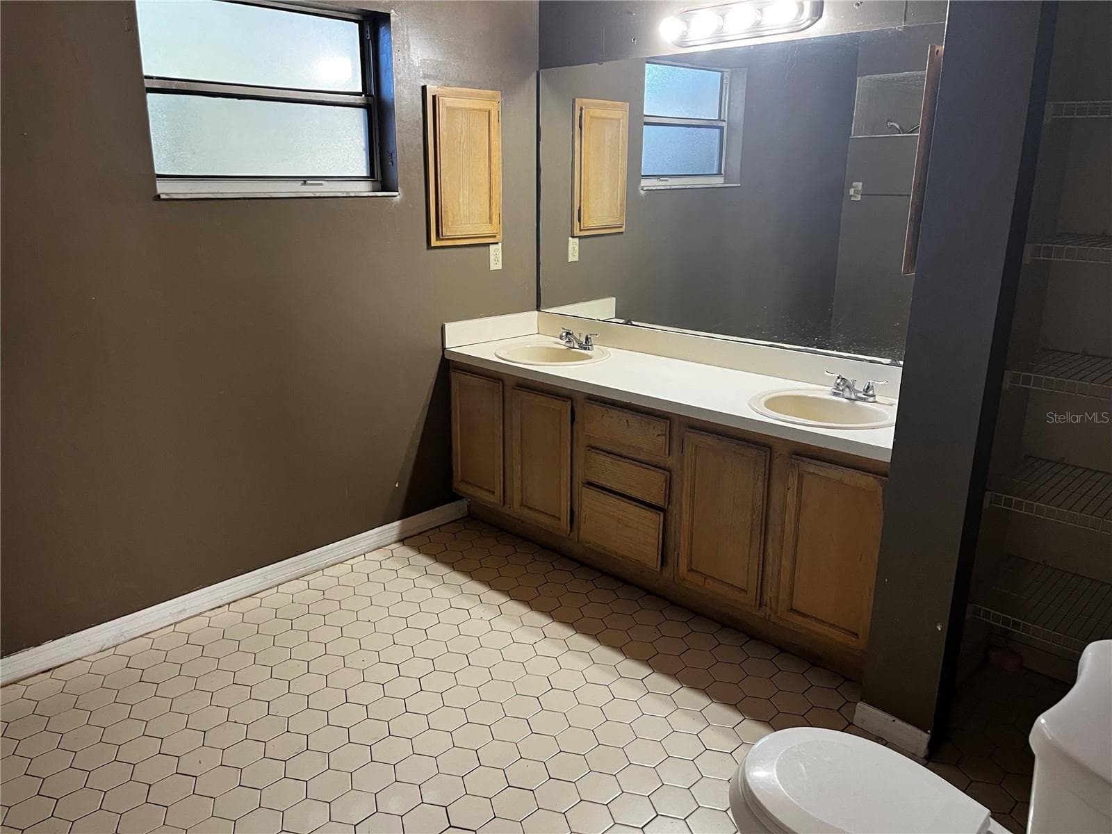Single Family Residence at 1890 FEATHER TREE CIR, CLEARWATER, photo 12 of 19