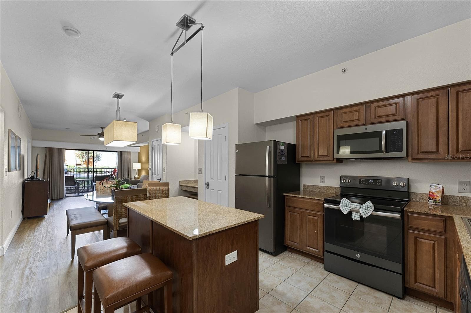 Condo - Hotel at 12527 FLORIDAYS RESORT DR #E-103, ORLANDO, photo 5 of 57