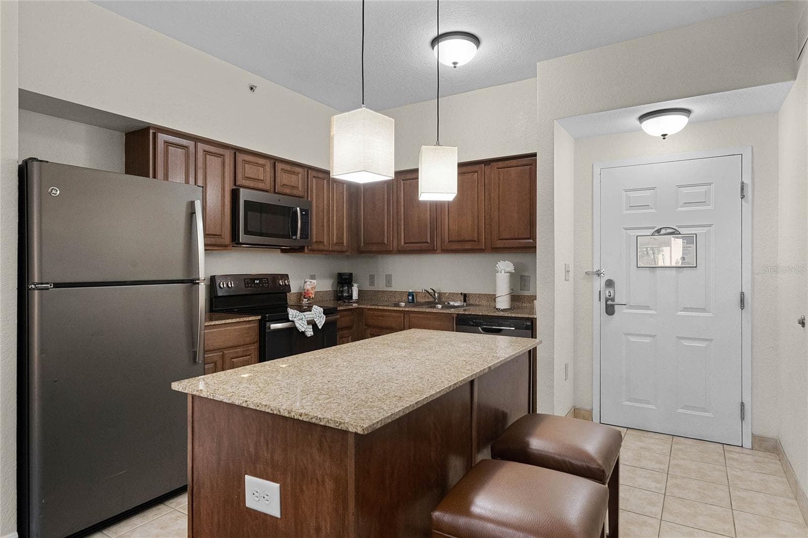 Condo - Hotel at 12527 FLORIDAYS RESORT DR #E-103, ORLANDO, photo 8 of 57