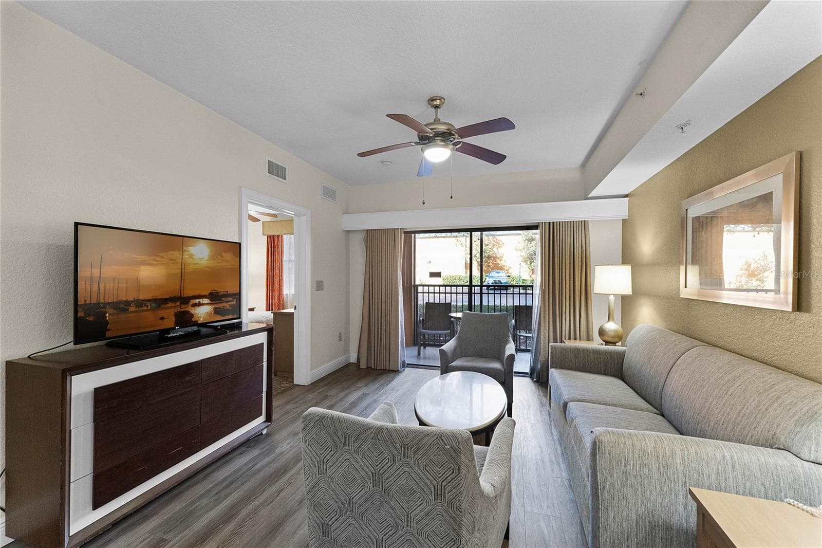 Condo - Hotel at 12527 FLORIDAYS RESORT DR #E-103, ORLANDO, photo 11 of 57