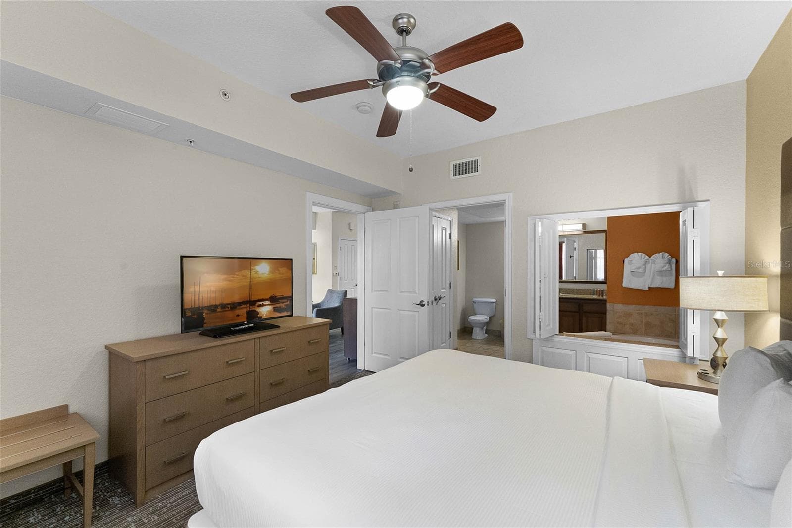 Condo - Hotel at 12527 FLORIDAYS RESORT DR #E-103, ORLANDO, photo 16 of 57