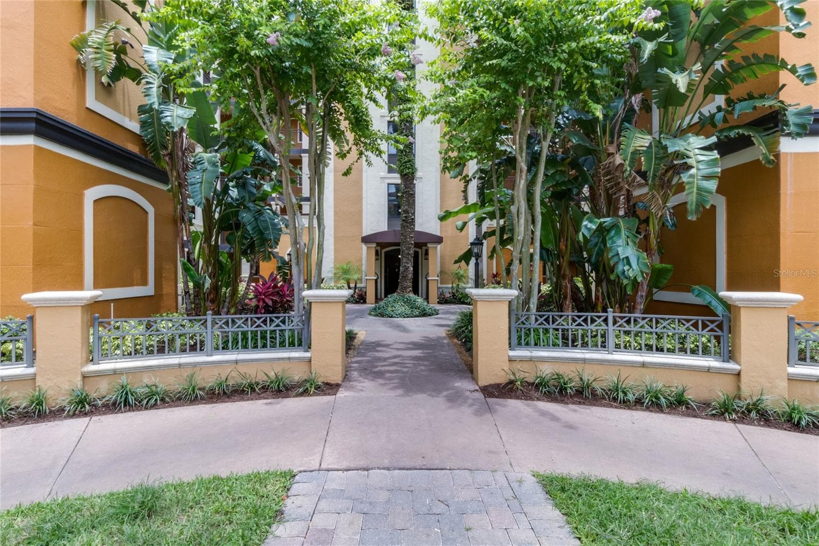 Condo - Hotel at 12527 FLORIDAYS RESORT DR #E-103, ORLANDO, photo 36 of 57