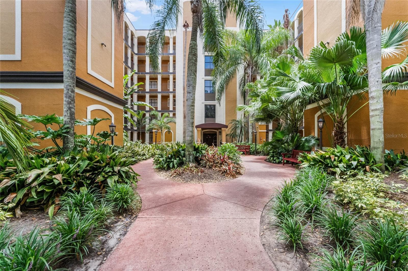 Condo - Hotel at 12527 FLORIDAYS RESORT DR #E-103, ORLANDO, photo 42 of 57