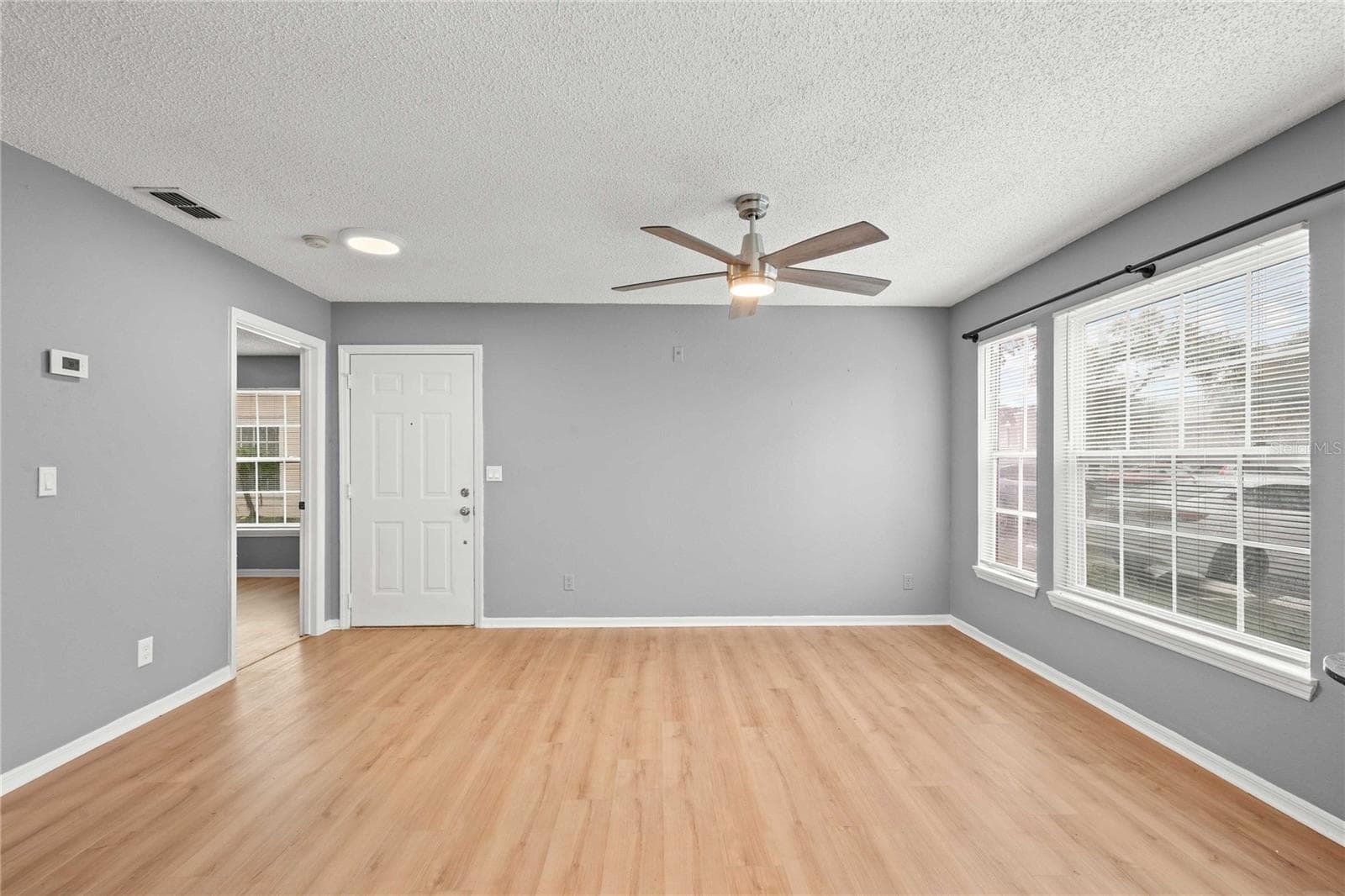 Living Area - 1069 S HIAWASSEE RD #1317, ORLANDO