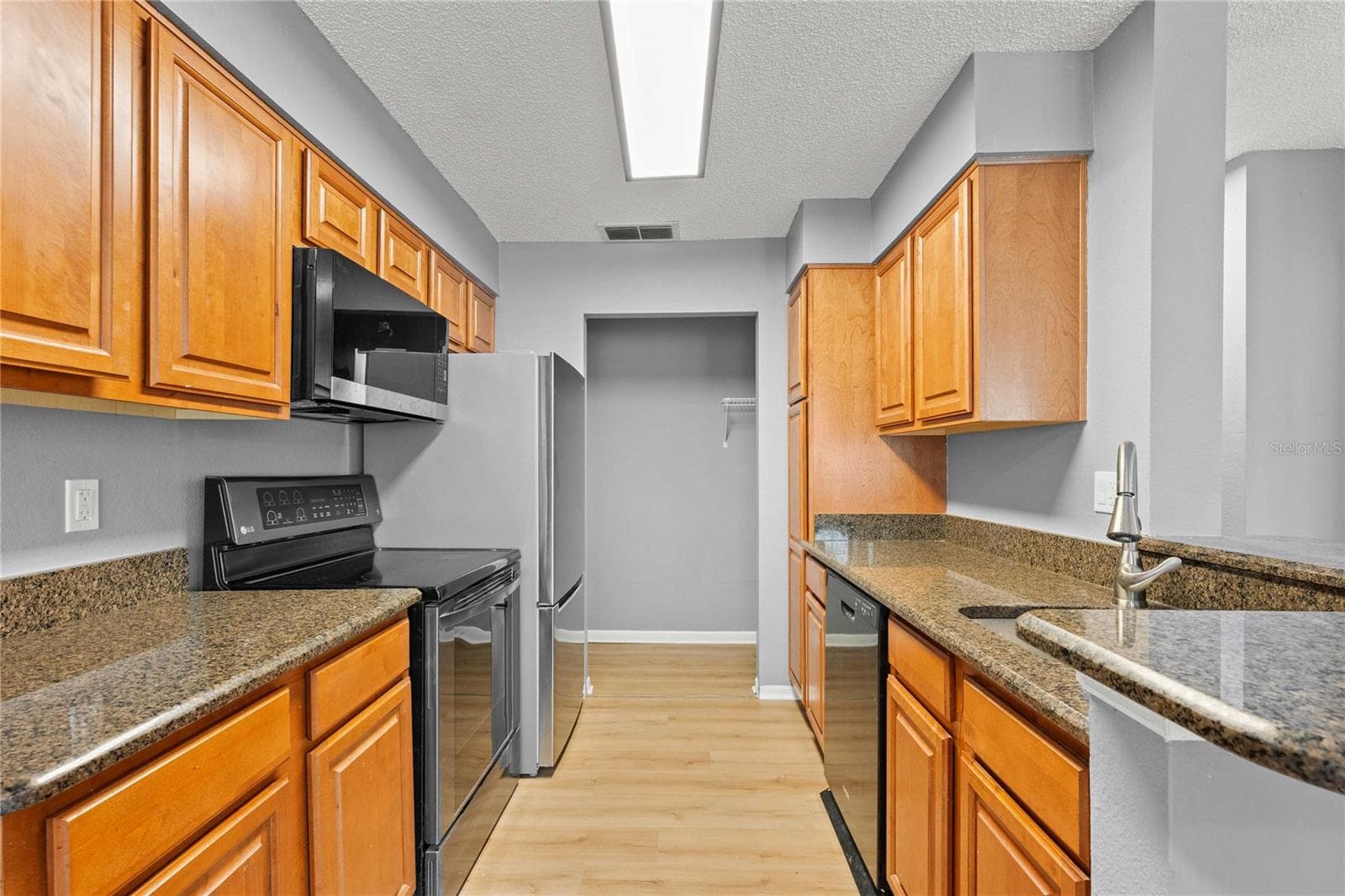 Kitchen - 1069 S HIAWASSEE RD #1317, ORLANDO