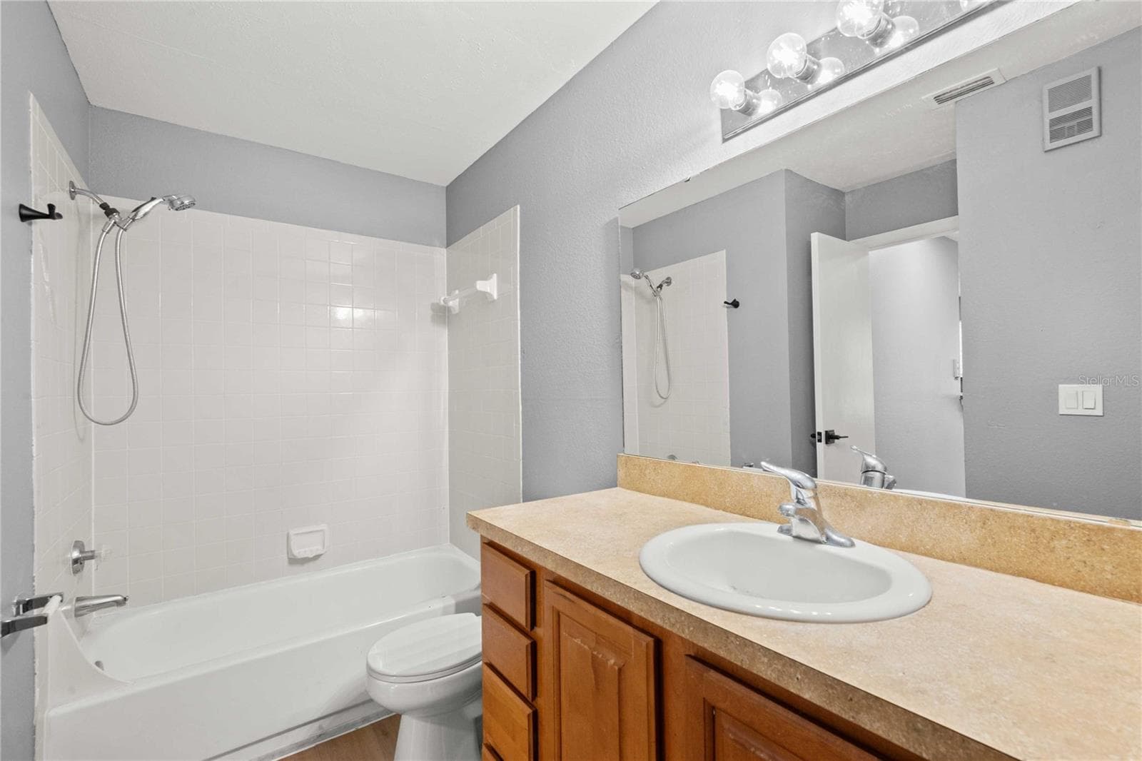 Primary Bath - 1069 S HIAWASSEE RD #1317, ORLANDO