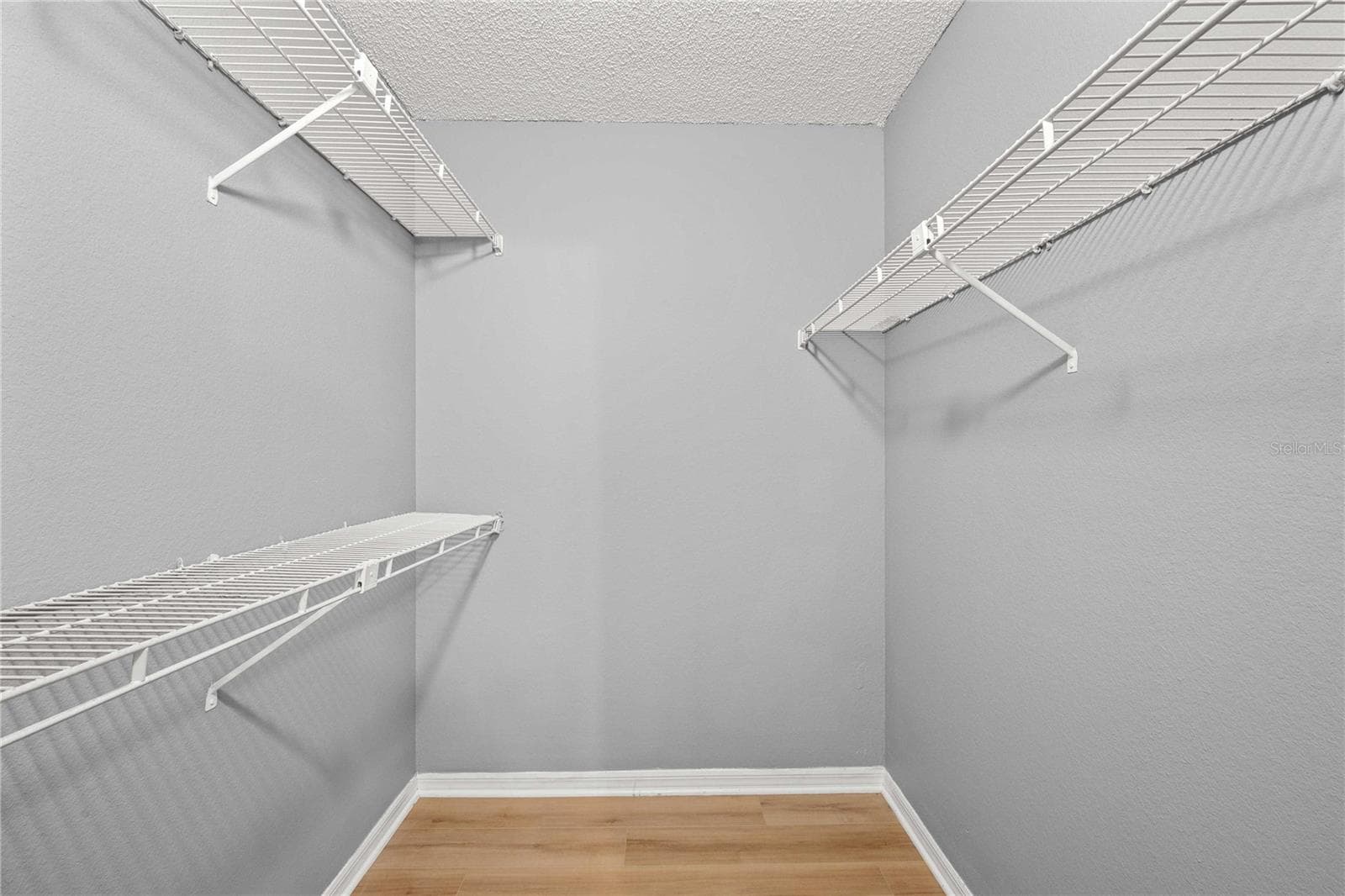 Walk-In Closet - 1069 S HIAWASSEE RD #1317, ORLANDO
