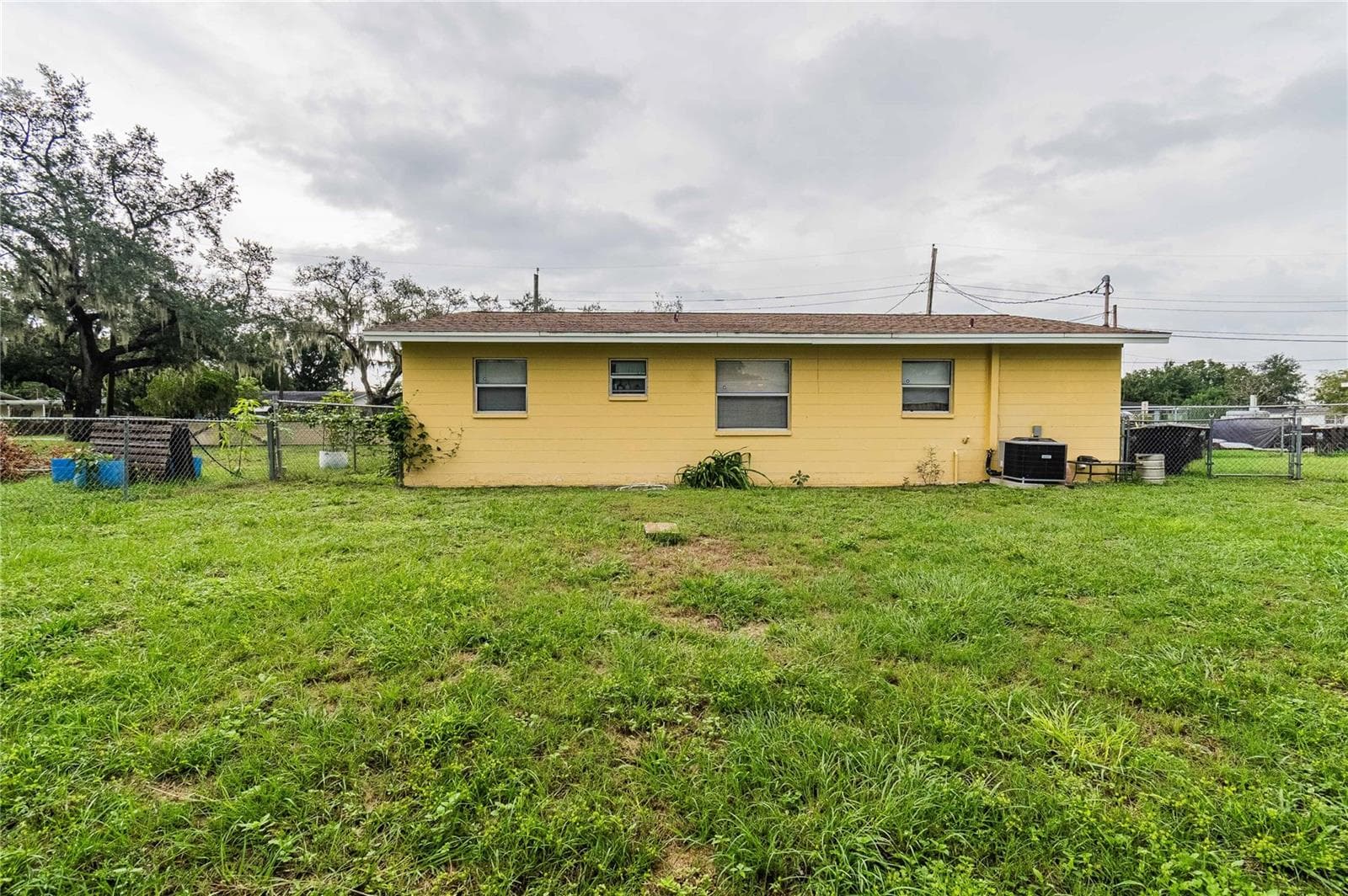 Single Family Residence at 710 SAVANNAH AVE, LAKELAND, photo 17 of 21