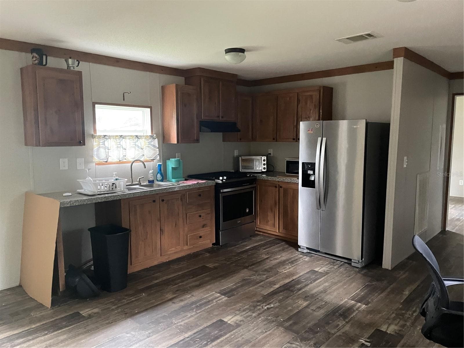 Manufactured Home at 3275 SE 133RD PL, BELLEVIEW, photo 2 of 12