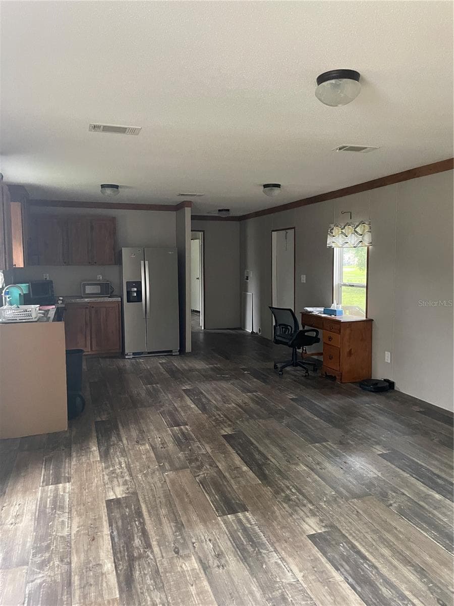 Manufactured Home at 3275 SE 133RD PL, BELLEVIEW, photo 4 of 12