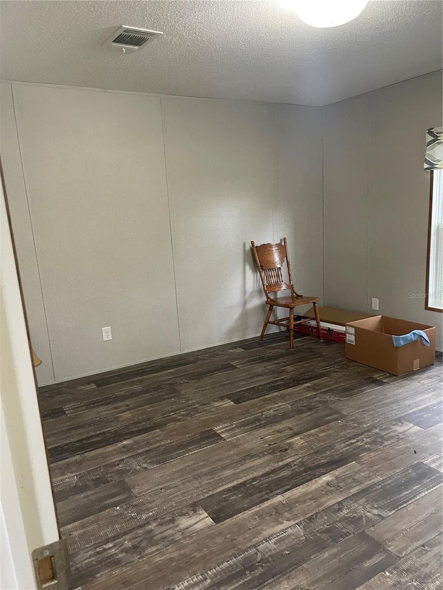 Manufactured Home at 3275 SE 133RD PL, BELLEVIEW, photo 9 of 12