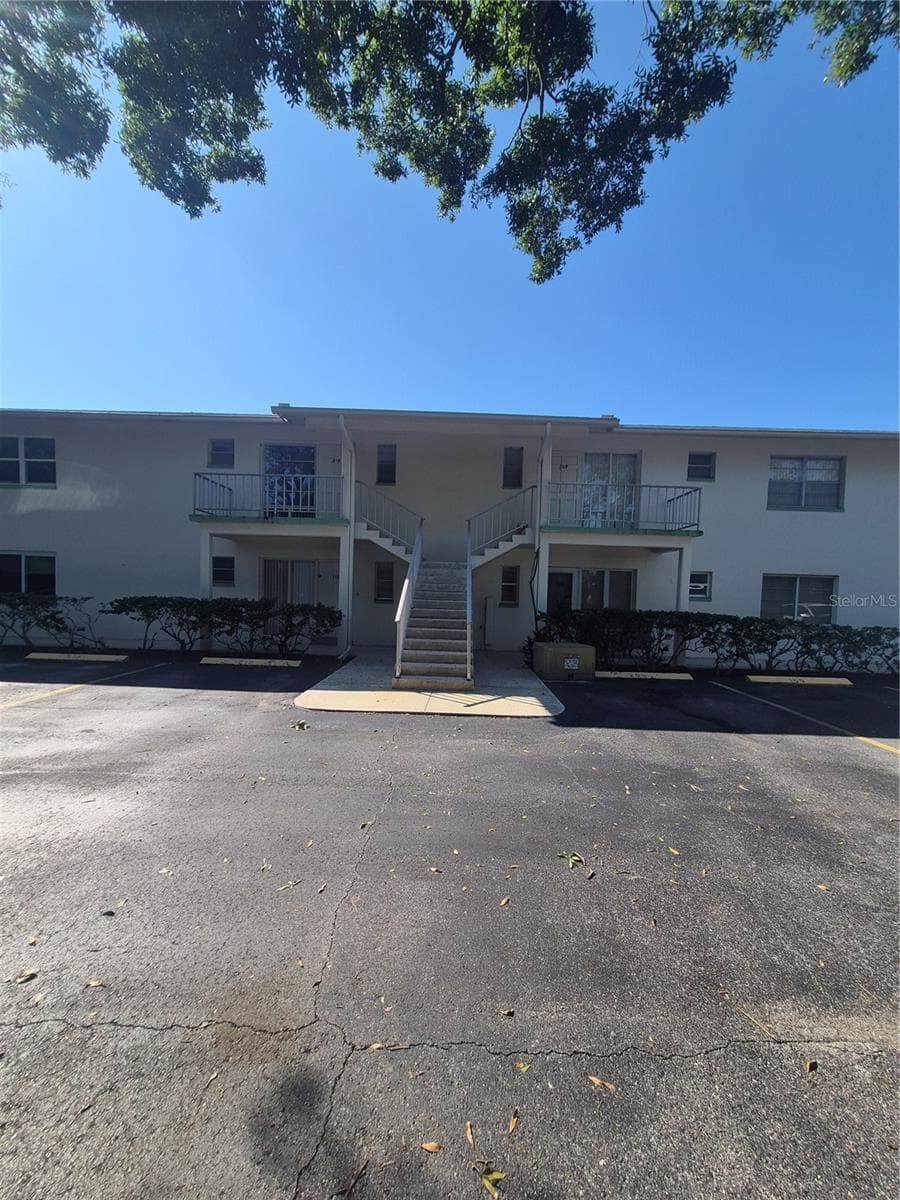 Condominium at 8301 BARDMOOR BLVD #209, SEMINOLE, photo 9 of 28