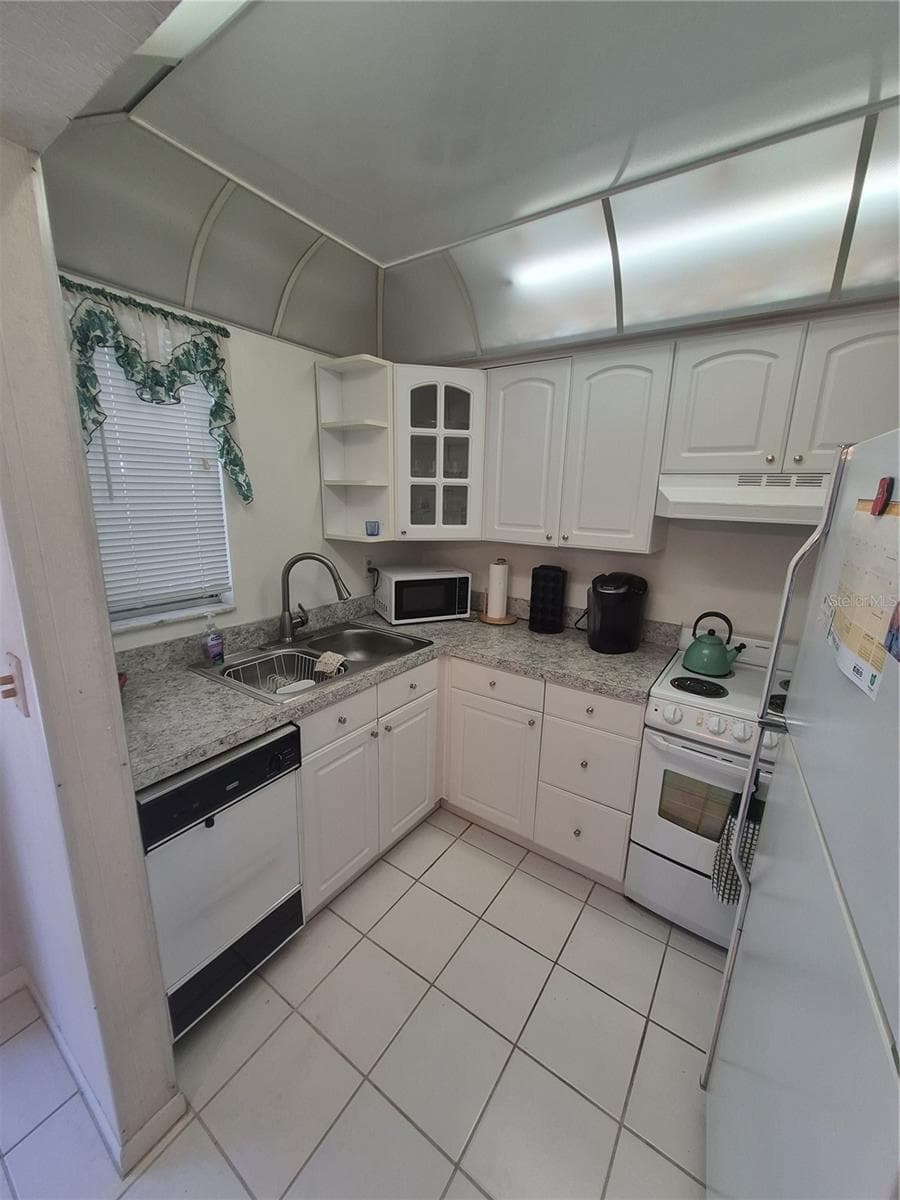 Condominium at 8301 BARDMOOR BLVD #209, SEMINOLE, photo 15 of 28