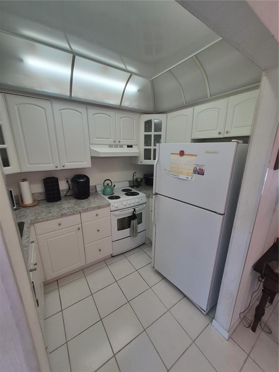 Condominium at 8301 BARDMOOR BLVD #209, SEMINOLE, photo 16 of 28