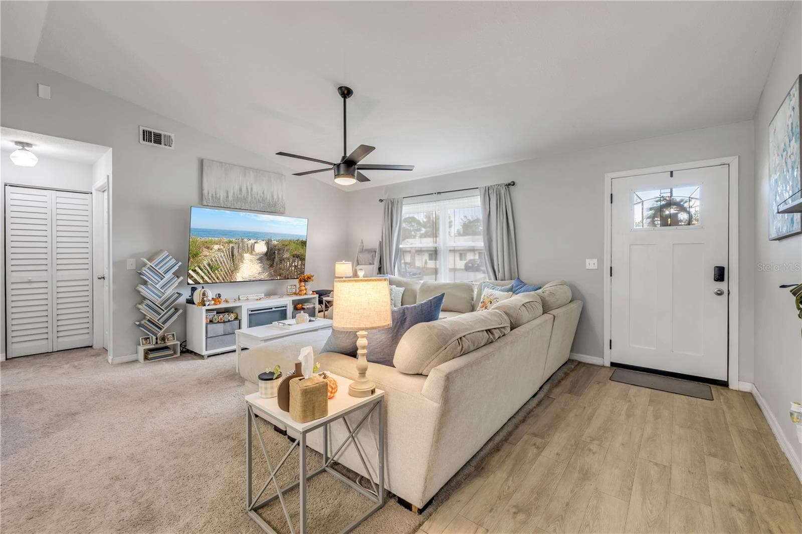 Single Family Residence at 3426 YULE TREE DR, EDGEWATER, photo 4 of 52