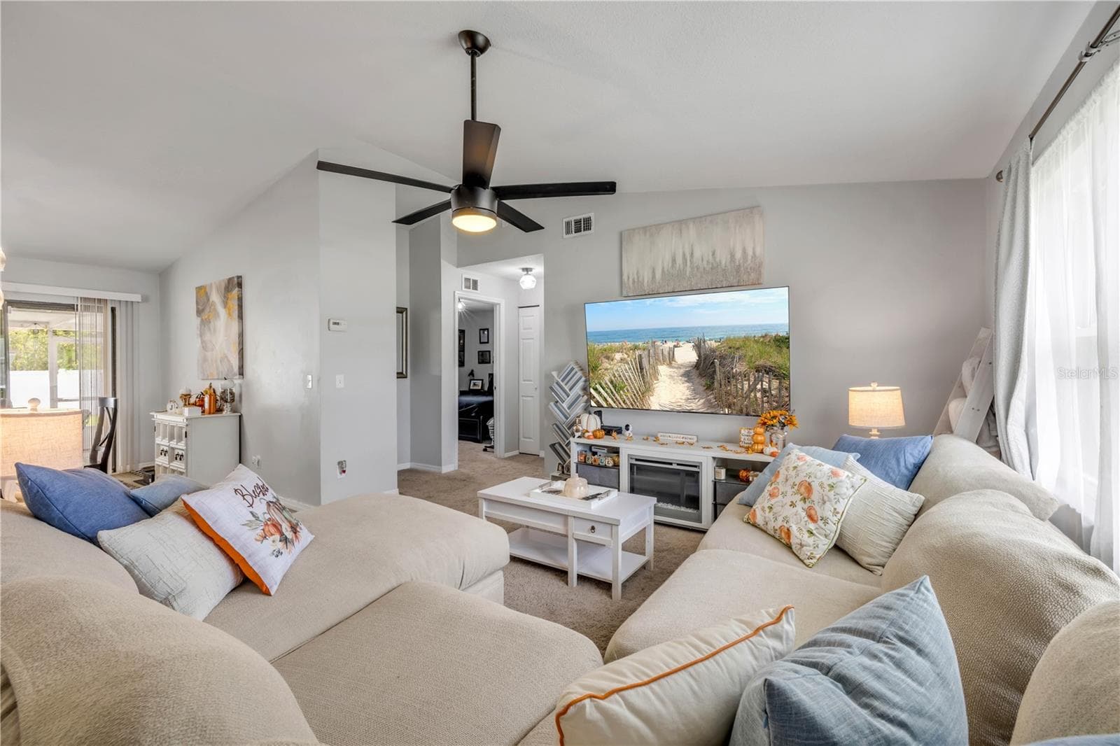 Single Family Residence at 3426 YULE TREE DR, EDGEWATER, photo 8 of 52