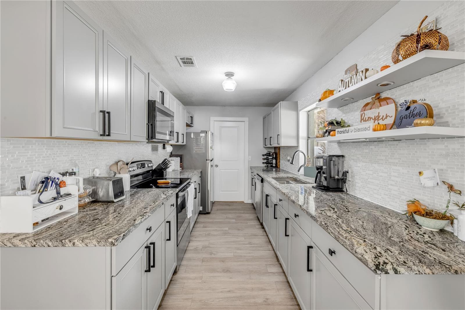 Single Family Residence at 3426 YULE TREE DR, EDGEWATER, photo 14 of 52
