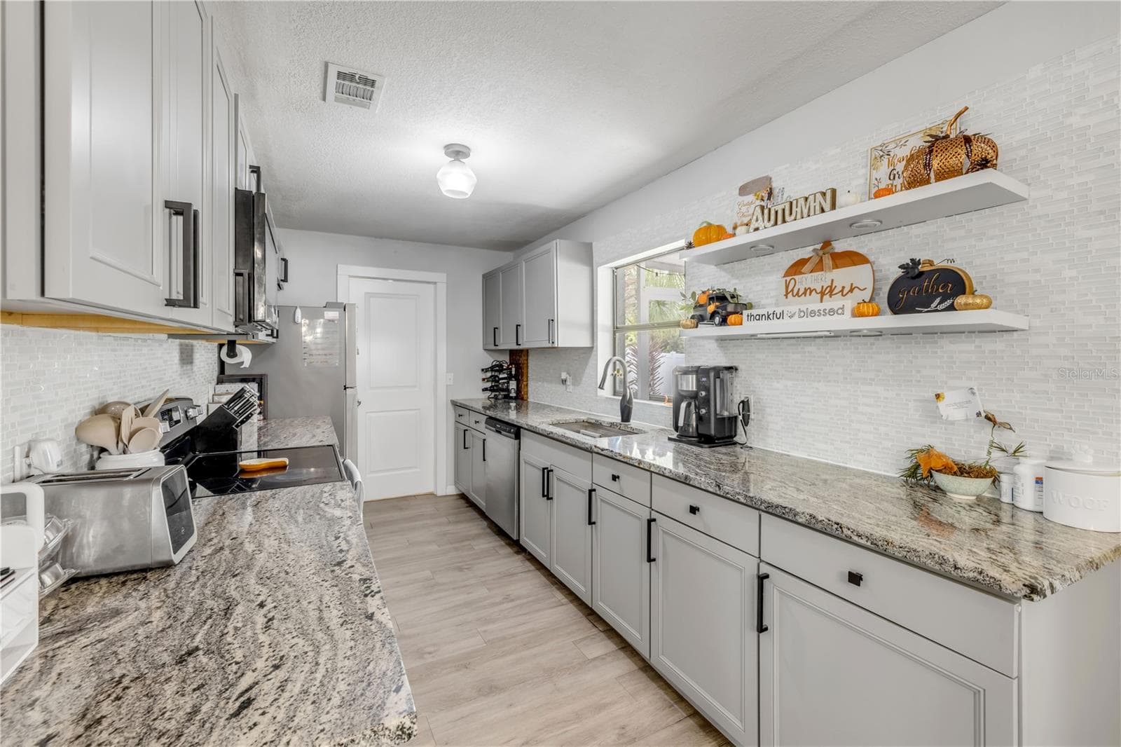 Single Family Residence at 3426 YULE TREE DR, EDGEWATER, photo 15 of 52