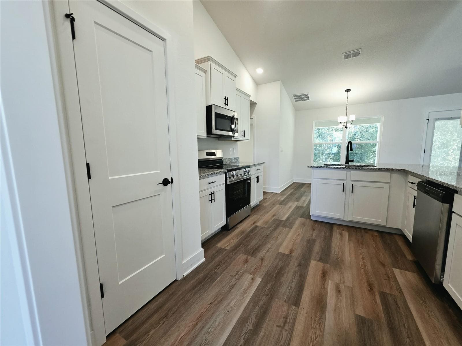 Single Family Residence at 247 SW BELLFLOWER DR, LAKE CITY, photo 16 of 44