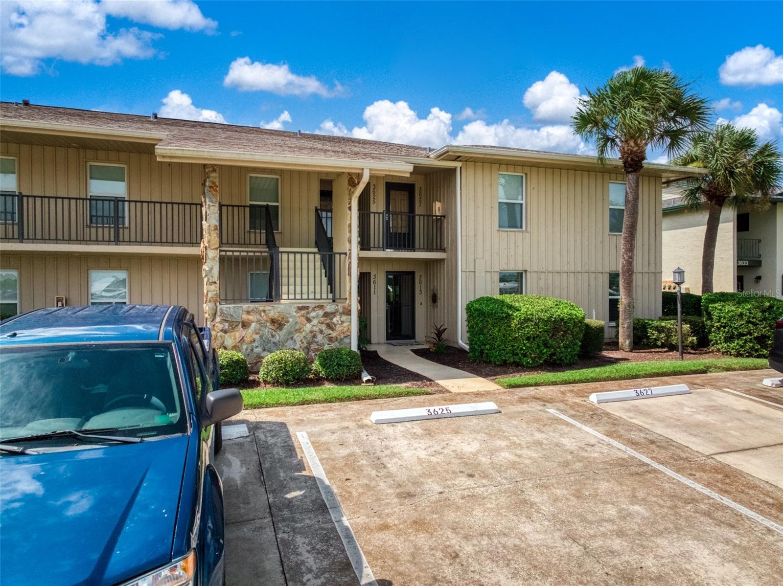 lower corner unit - 3613 EDGEWATER DR, SEBRING