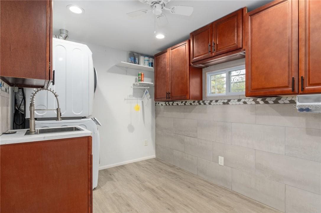 Laundry Room - 193 Gladys AVE, INGLIS FL 34449, Inglis