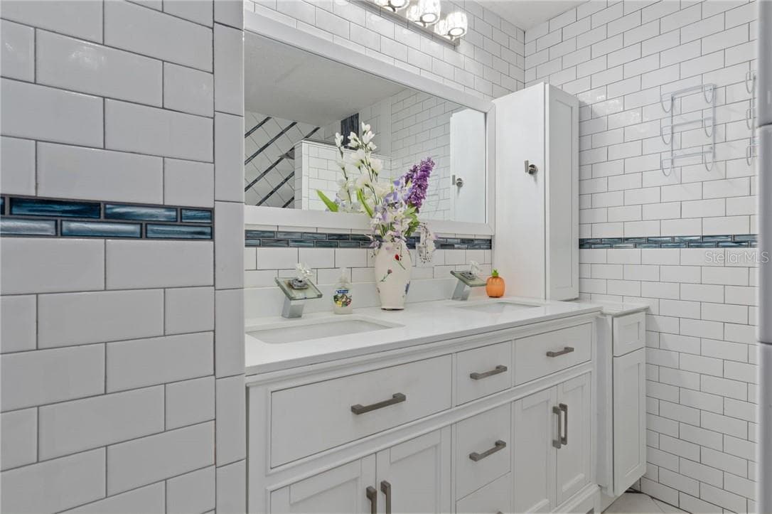 Primary Bath - 193 Gladys AVE, INGLIS FL 34449, Inglis