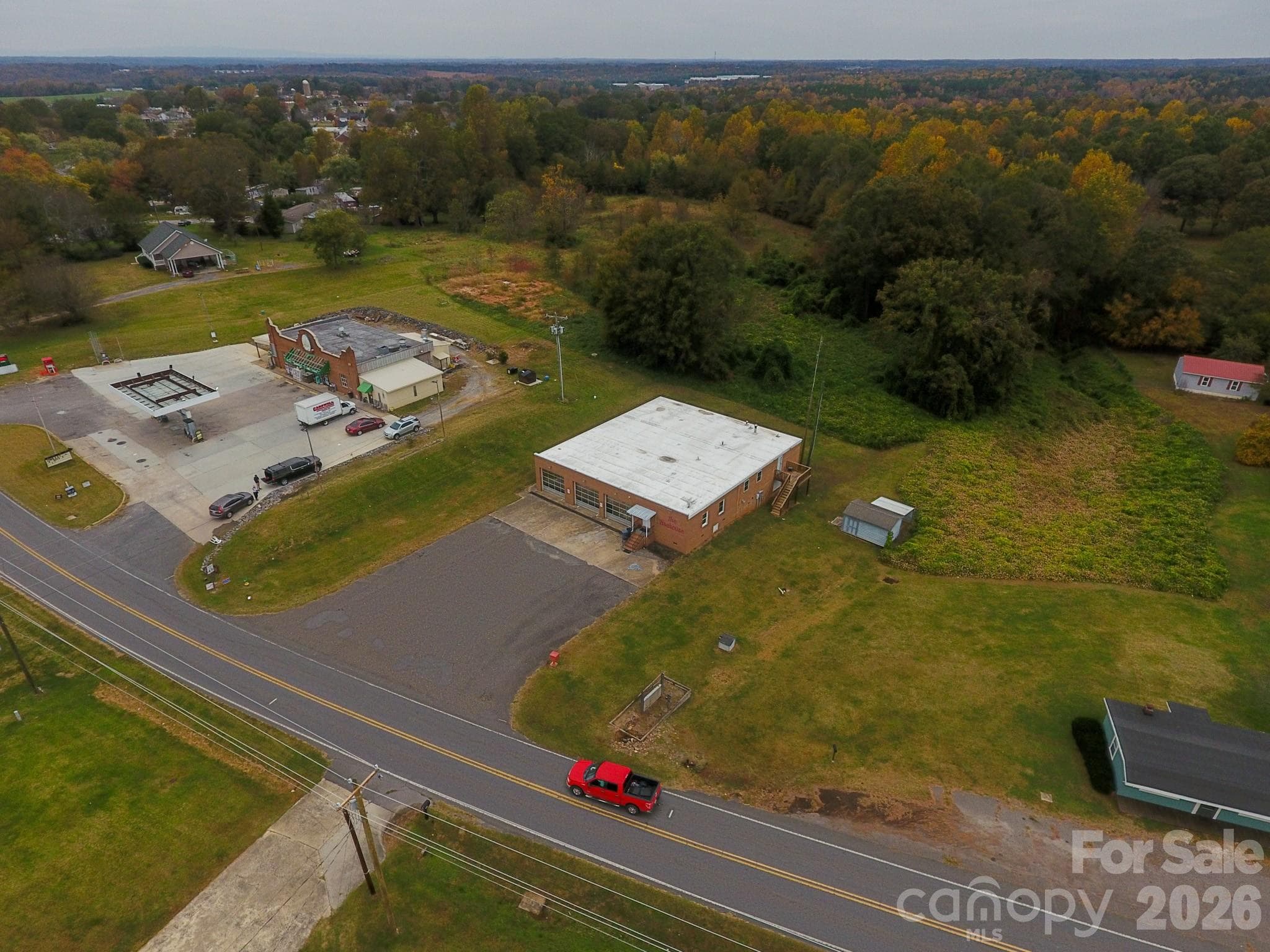 Single Family Residence at 907 Bethlehem Road, Kings Mountain, photo 4 of 54