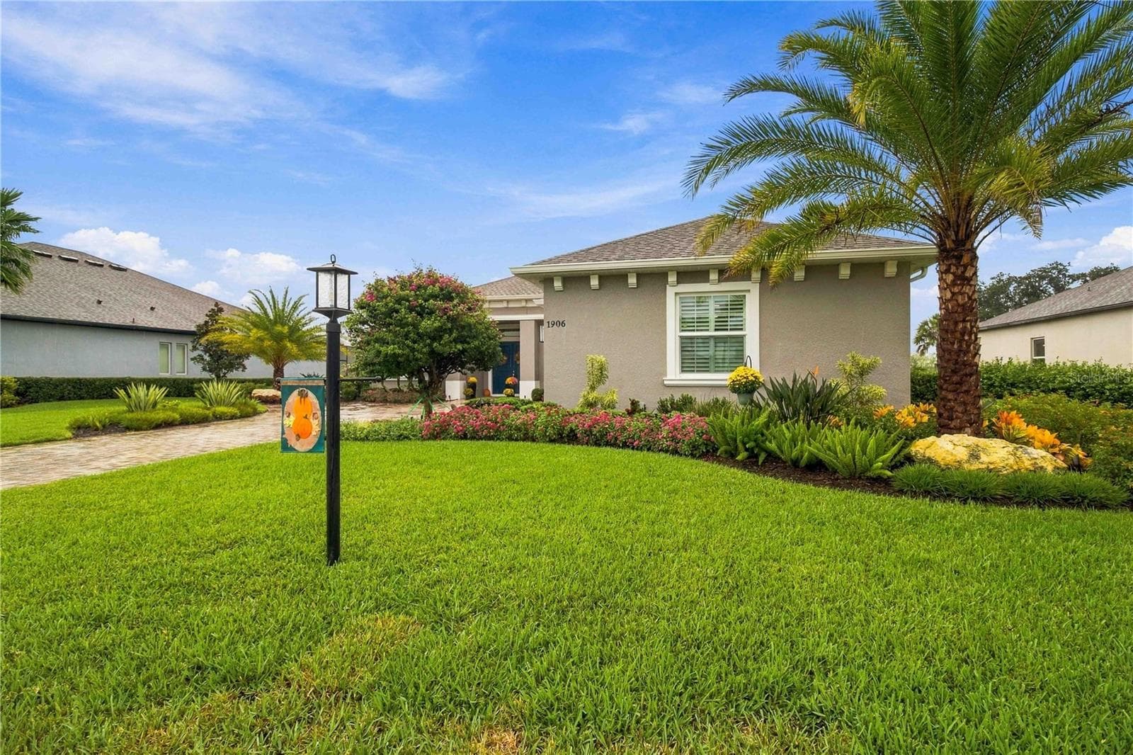 Well-Maintained Landscaping & Welcoming Curb Appeal - 1906 151ST TER E, PARRISH