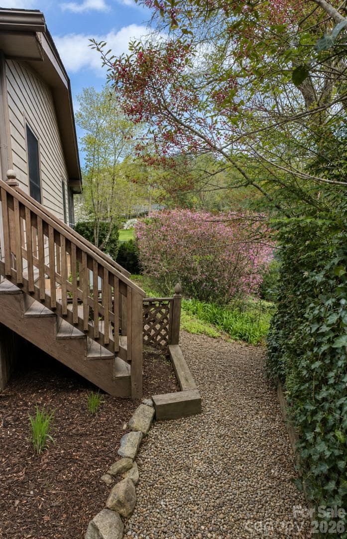 Townhouse at 99 Willow Way, Hendersonville, photo 14 of 91