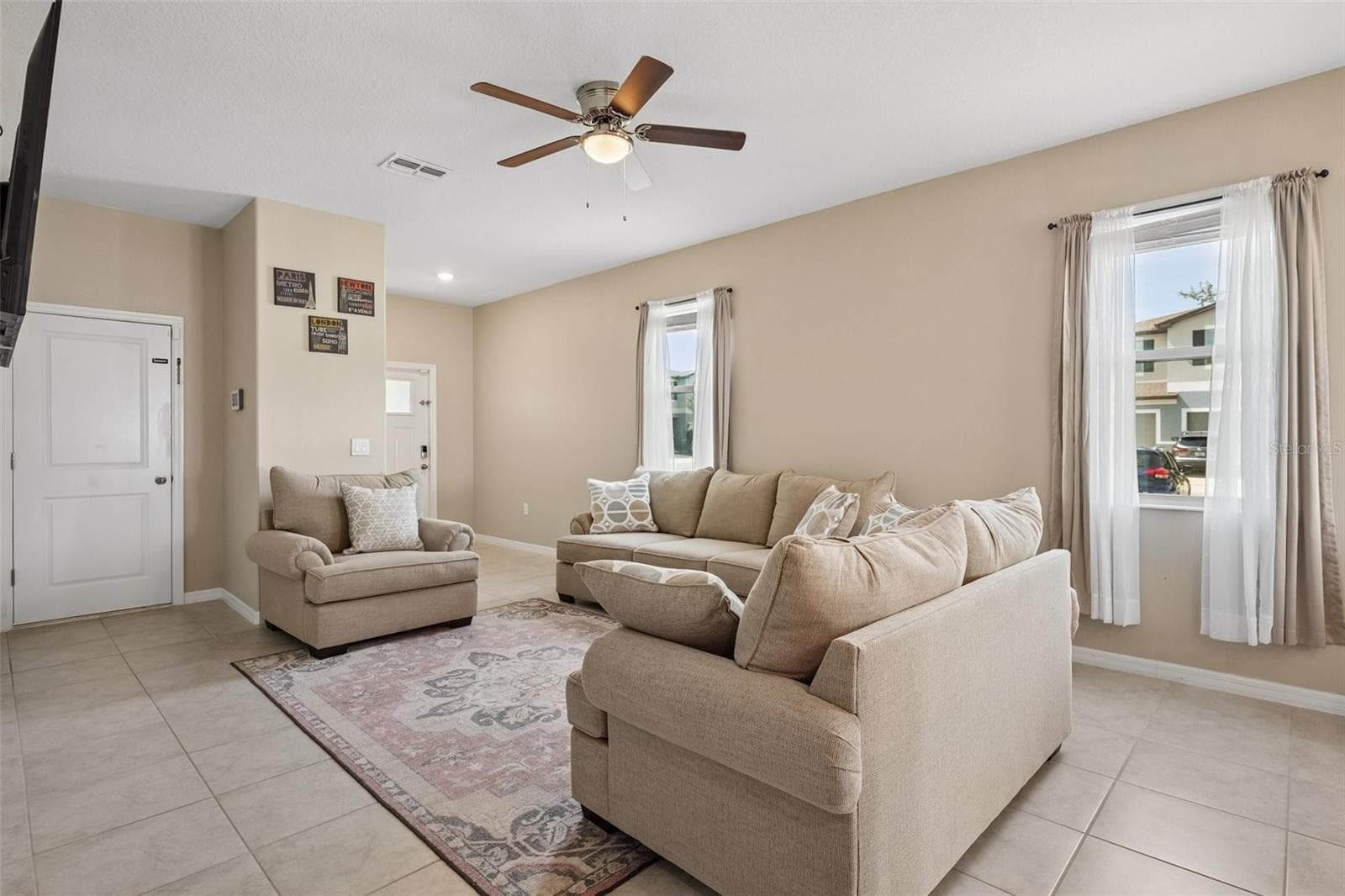 Townhouse at 5111 FORUM BLVD, HOLIDAY, photo 10 of 45