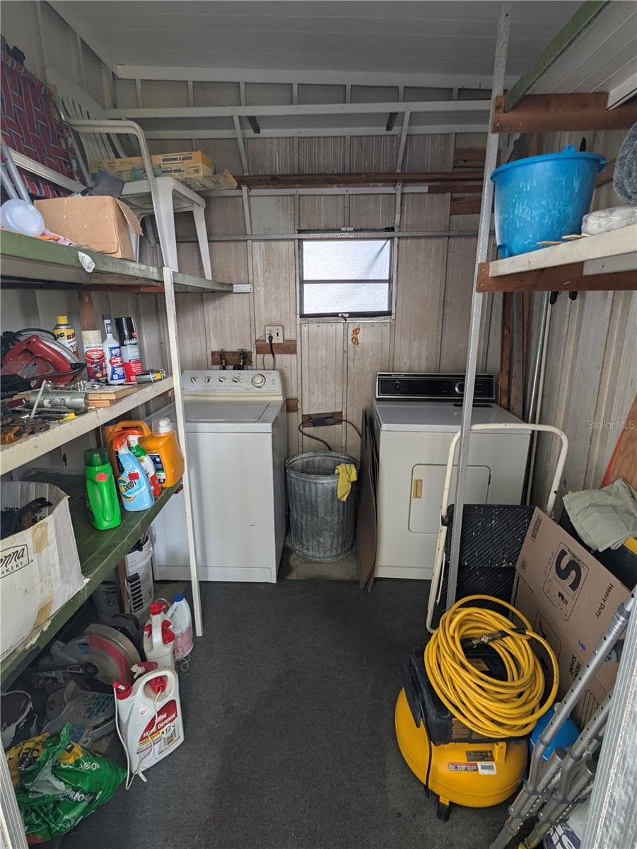 Shed with washer and dryer and good storage space - 34517 ROSE DR N, PINELLAS PARK