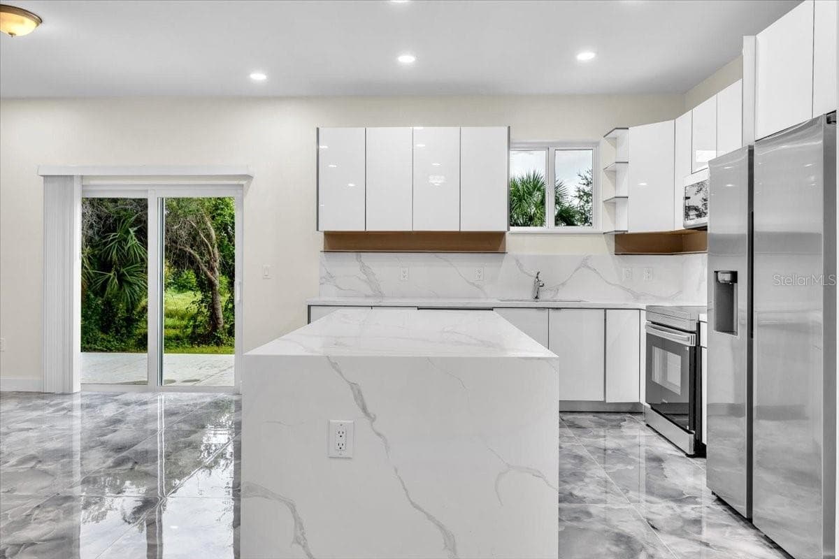 Single Family Residence at 14150 APPLETON BLVD, PORT CHARLOTTE, photo 9 of 39