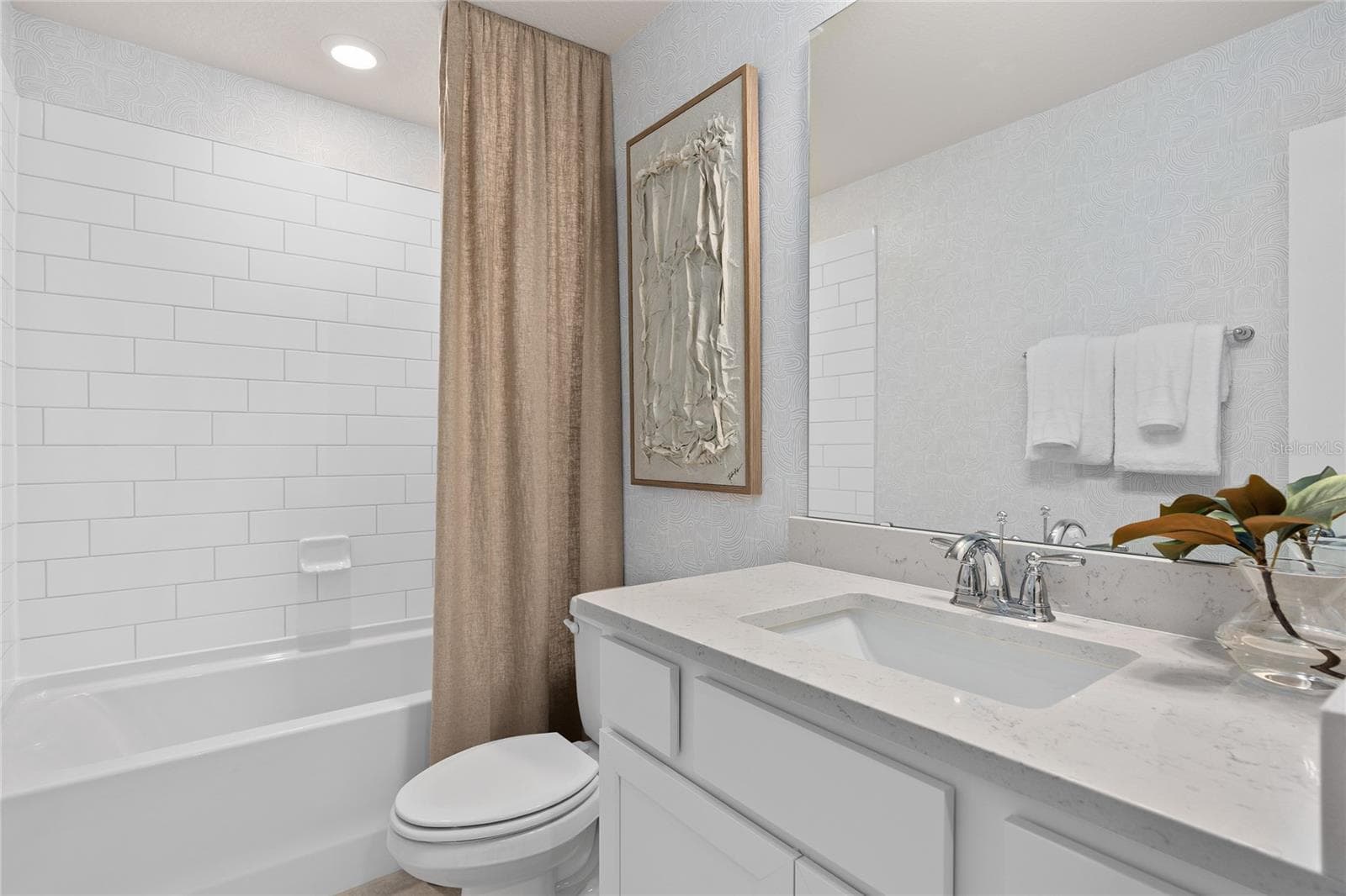 Model Home Design Only. Pictures and furnishings are for illustrative purposes only. Elevations, colors and options may vary. Furniture is for model home staging only. - 4556 ORCHARD VIEW ALY, CLERMONT