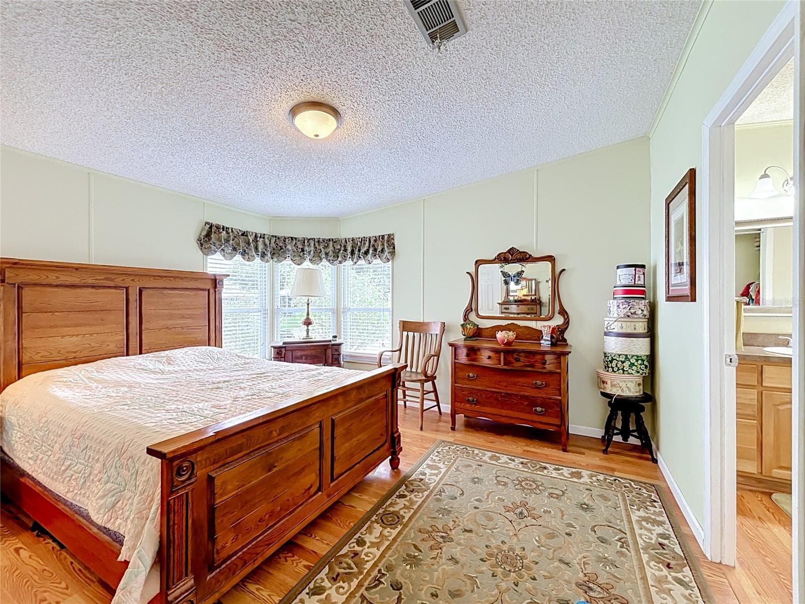 Large primary bathroom - 218 COVENT GARDEN AVE, DAVENPORT