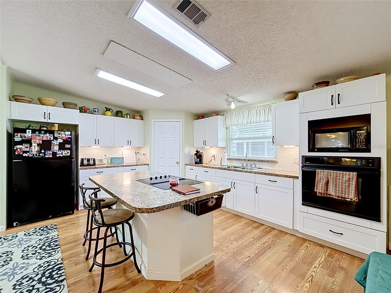 Manufactured Home at 218 COVENT GARDEN AVE, DAVENPORT, photo 15 of 63