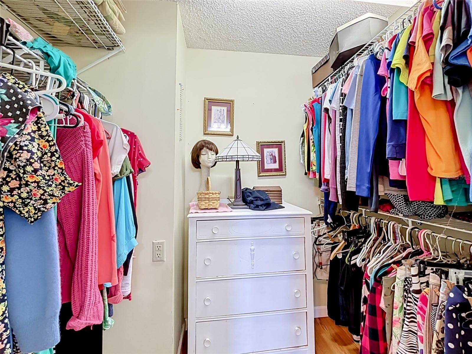 Large walk-in-closet - 218 COVENT GARDEN AVE, DAVENPORT