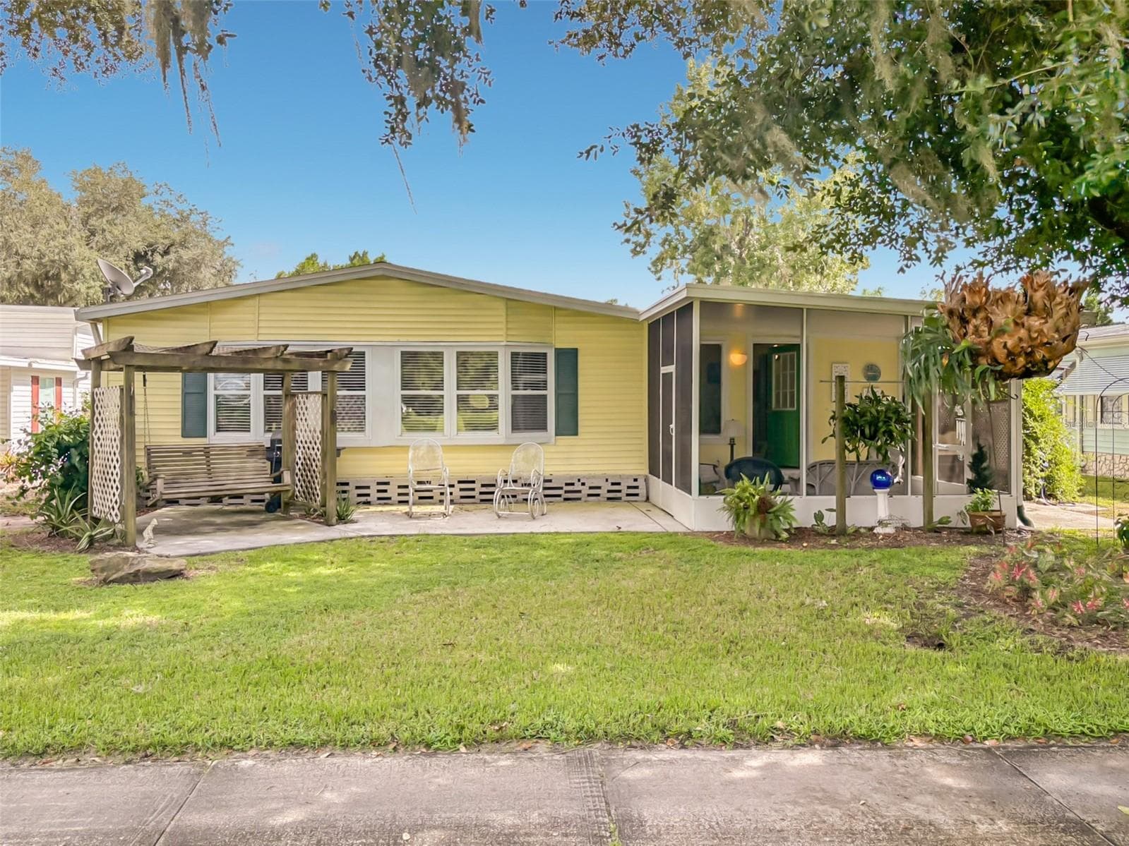 Manufactured Home at 218 COVENT GARDEN AVE, DAVENPORT, photo 53 of 63