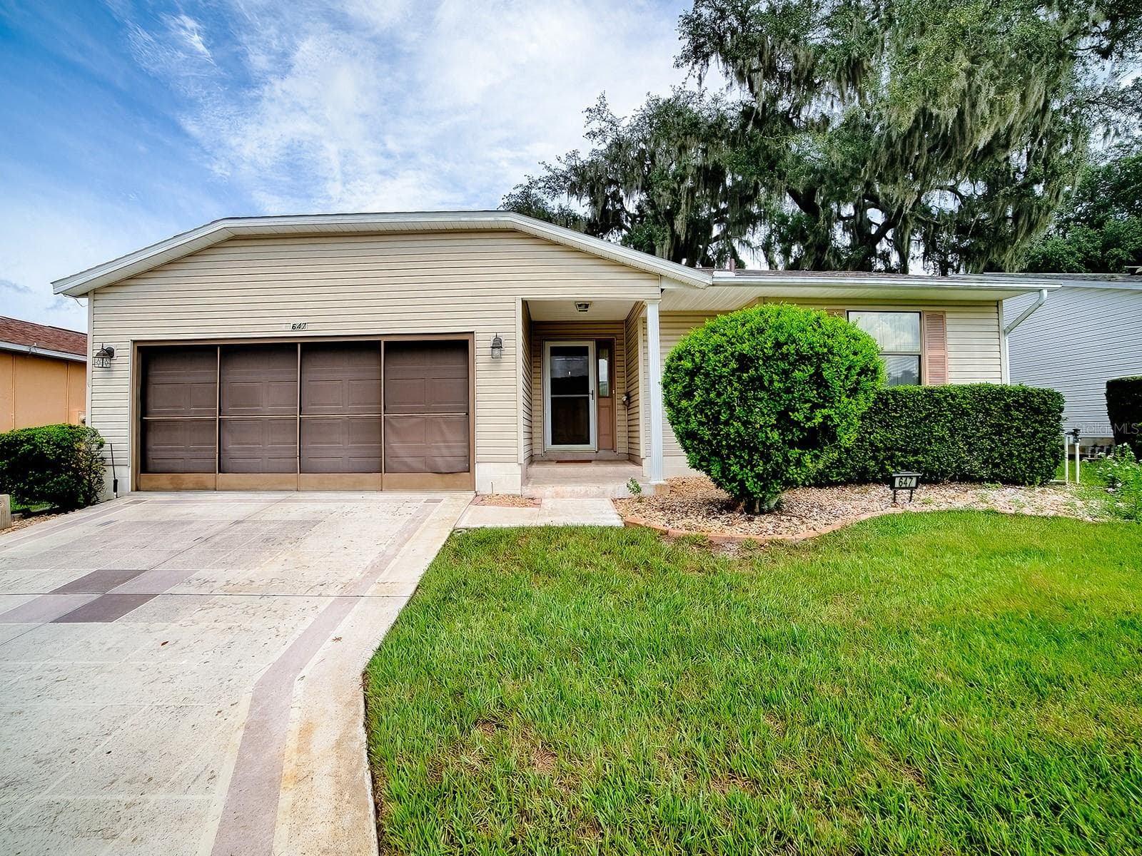 647 TIMBERCREST DR