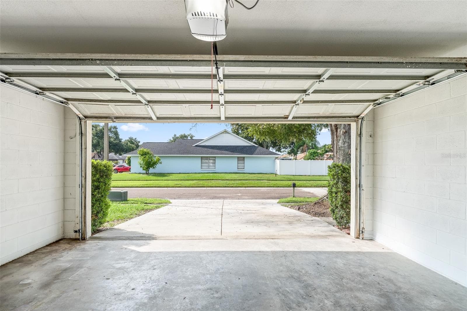 Single Family Residence at 7131 HOLLOWELL DR, TAMPA, photo 42 of 47