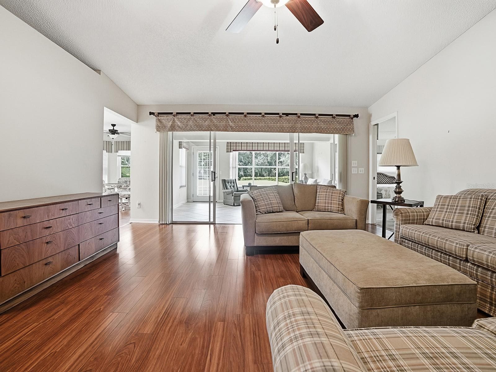 NO CARPET HERE - 32543 OAK PARK DR, LEESBURG