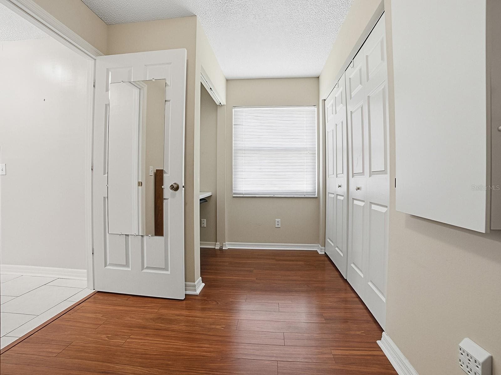 OVERSIZED INSIDE LAUNDRY ROOM WITH SPACE FOR CRAFTING OR AN OFFICE - 32543 OAK PARK DR, LEESBURG
