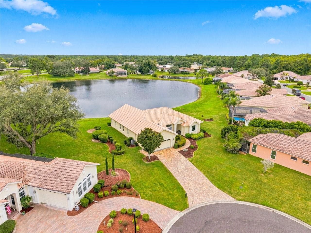 Single Family Residence at 10081 GEORGETOWN CT, WEEKI WACHEE, photo 2 of 81