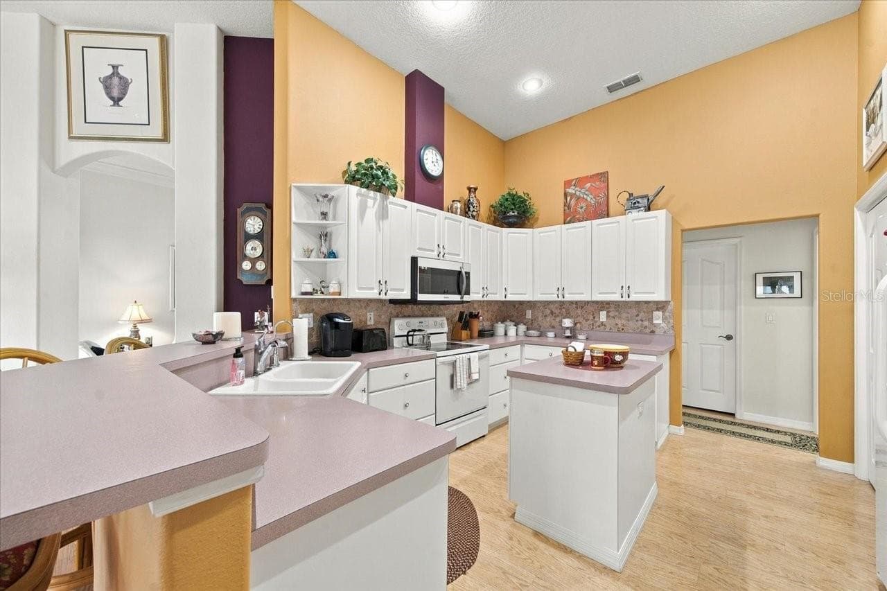 Single Family Residence at 10081 GEORGETOWN CT, WEEKI WACHEE, photo 23 of 81