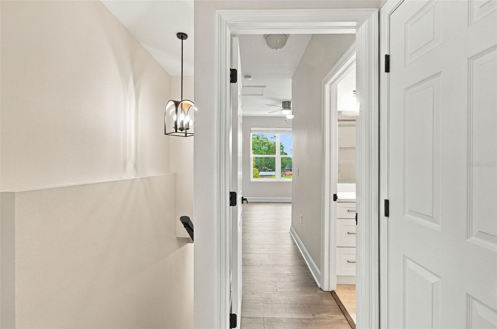Master Bedroom Entry - 5303 POINT PLEASANT LN, TAMPA