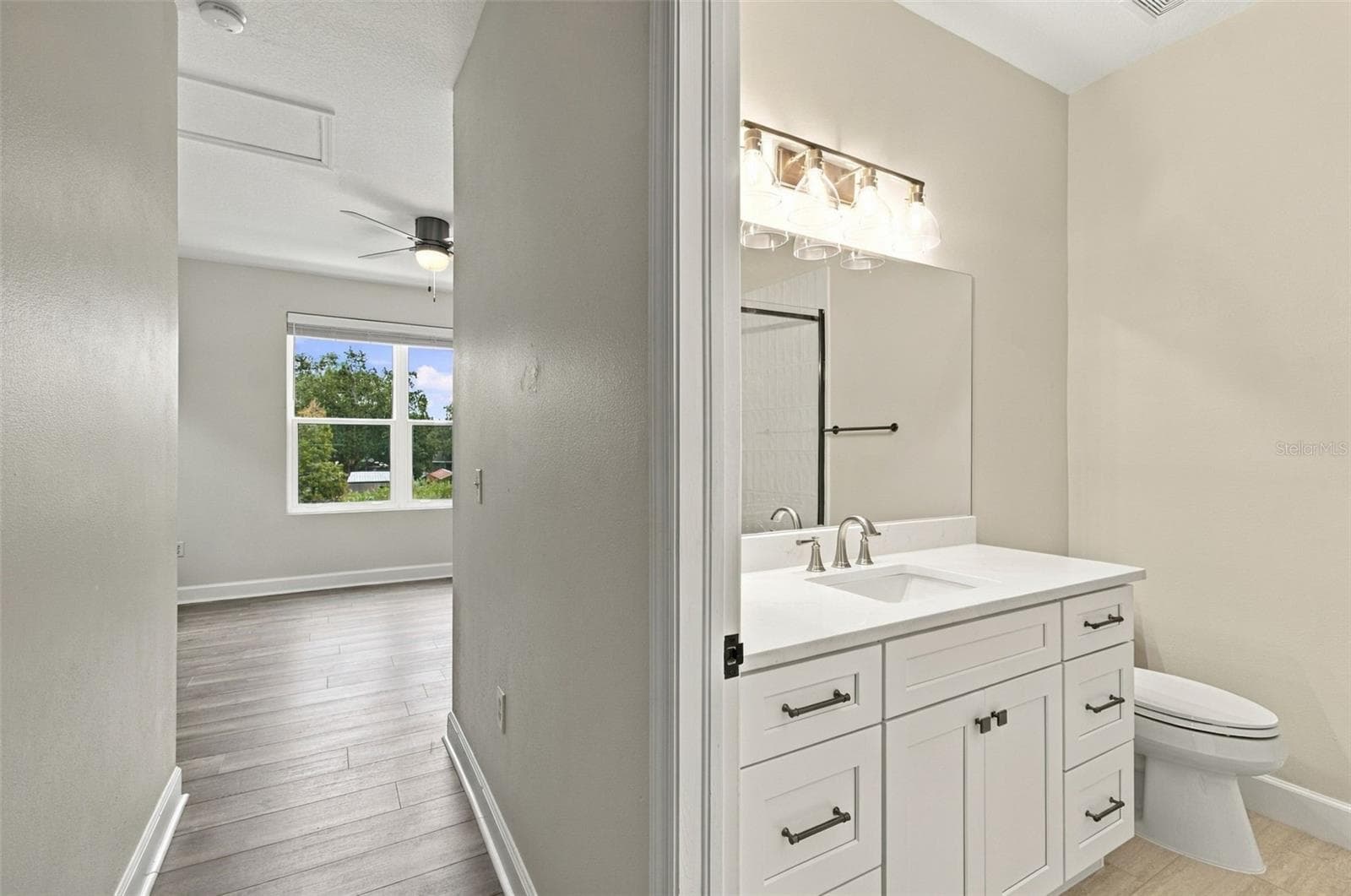 Master + Master Bathroom - 5303 POINT PLEASANT LN, TAMPA