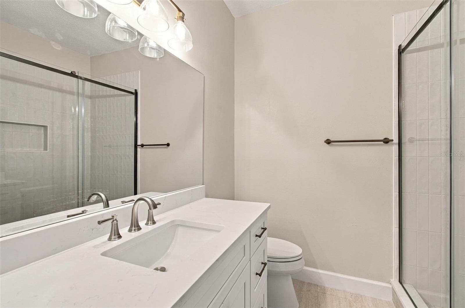 Master Bathroom - 5303 POINT PLEASANT LN, TAMPA