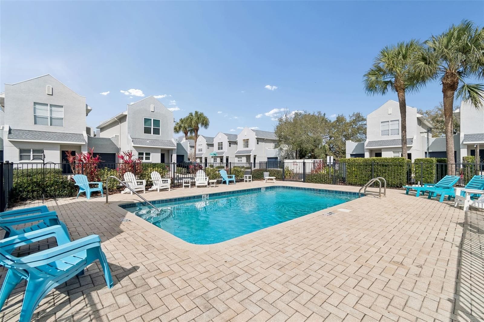 Community Pool - 5303 POINT PLEASANT LN, TAMPA