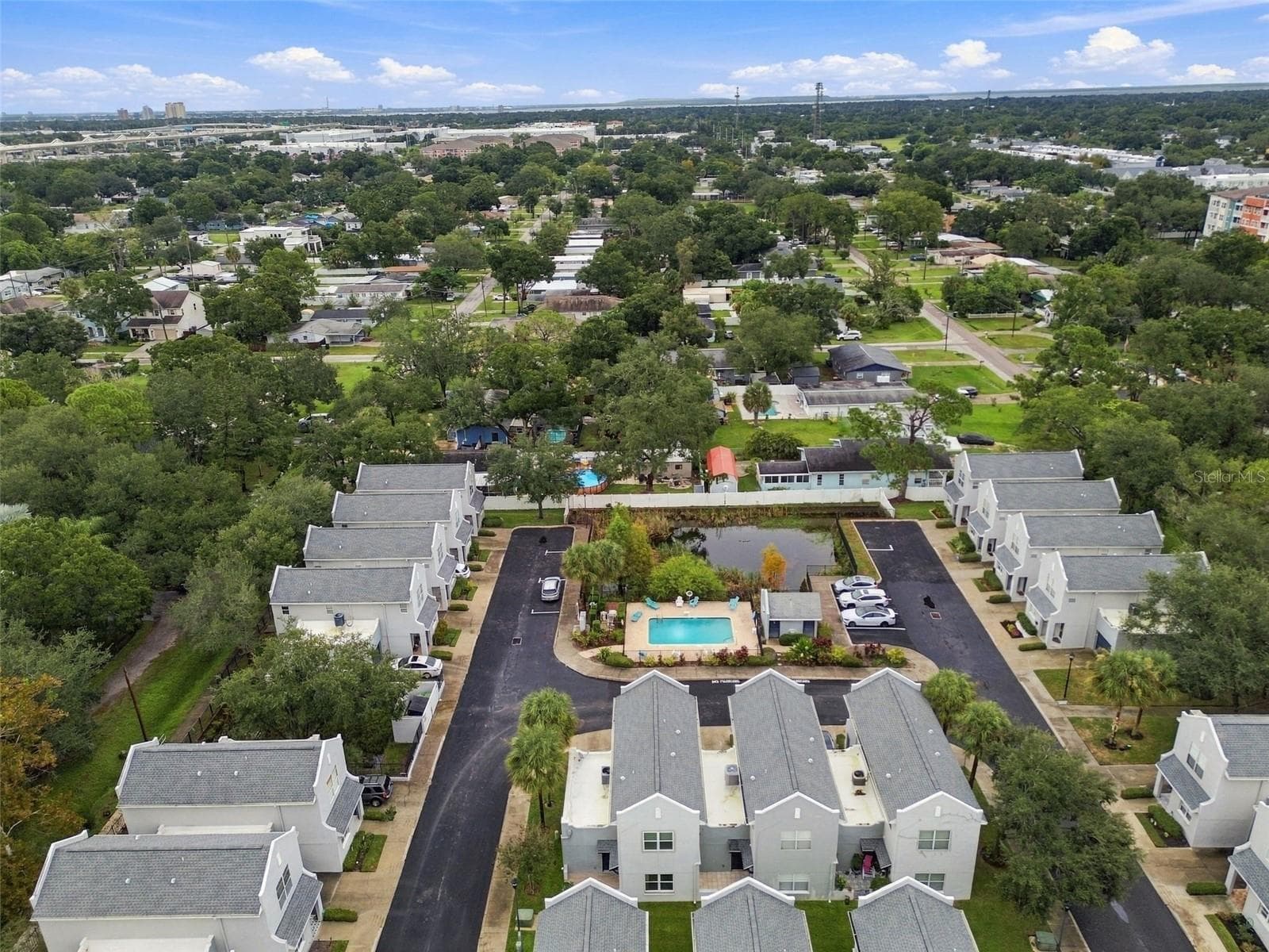 Townhouse at 5303 POINT PLEASANT LN, TAMPA, photo 39 of 41