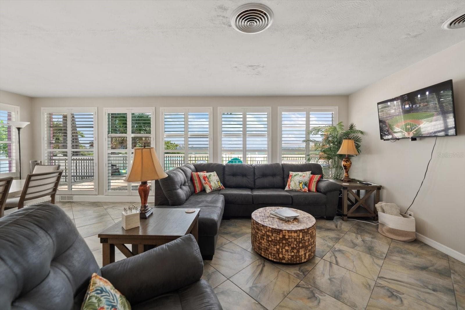 Main home living room area - 1512 GULF BLVD, INDIAN ROCKS BEACH