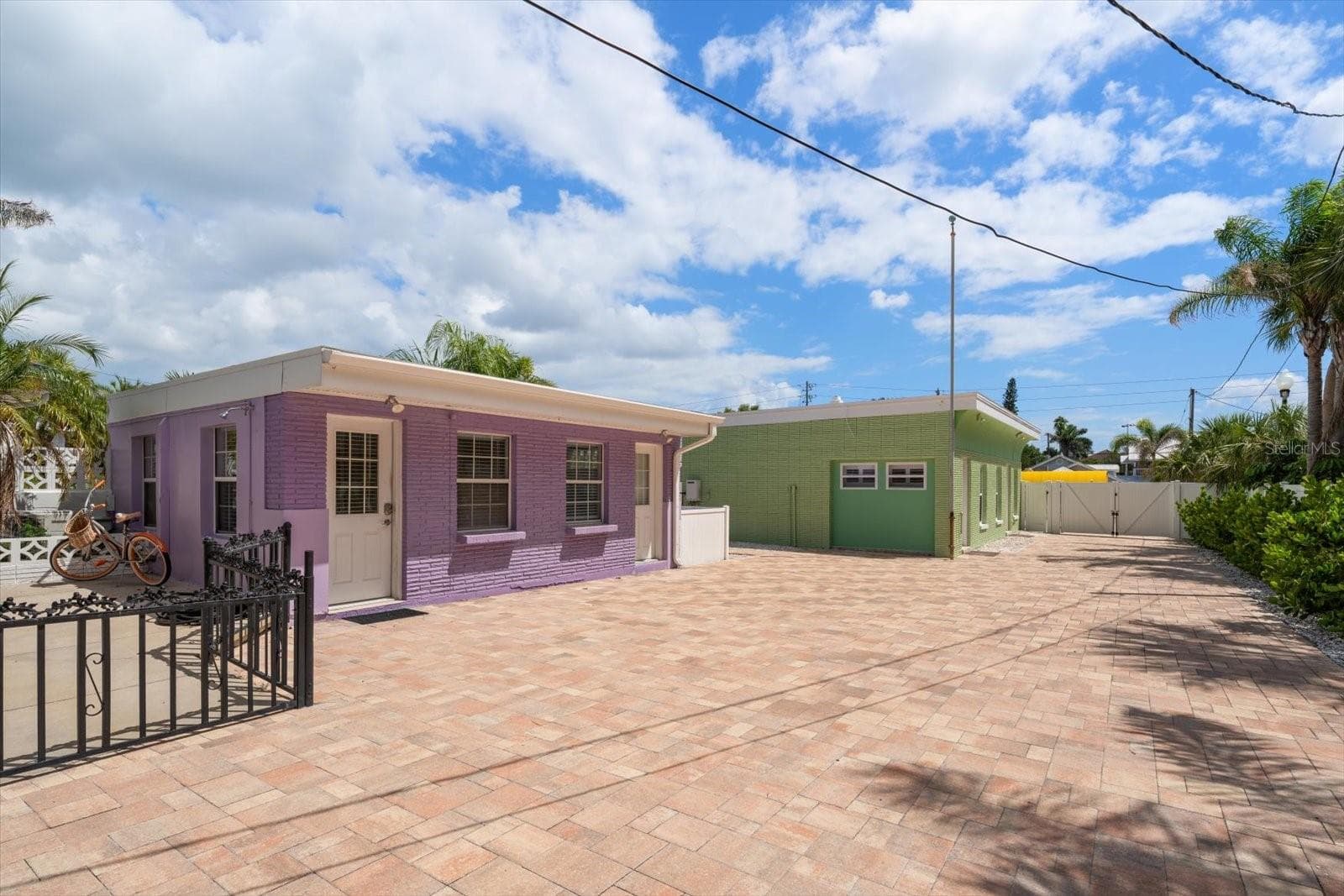 Two separate apartments - 1512 GULF BLVD, INDIAN ROCKS BEACH